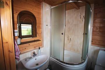 Фото номера Дом с 2 спальнями Шале Põhja Tooma Holiday Houses г. Suuresadama 5